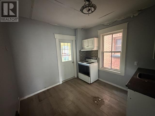 246 St James St Property Photo 5