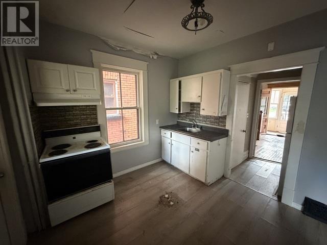 246 St James St Property Photo 6