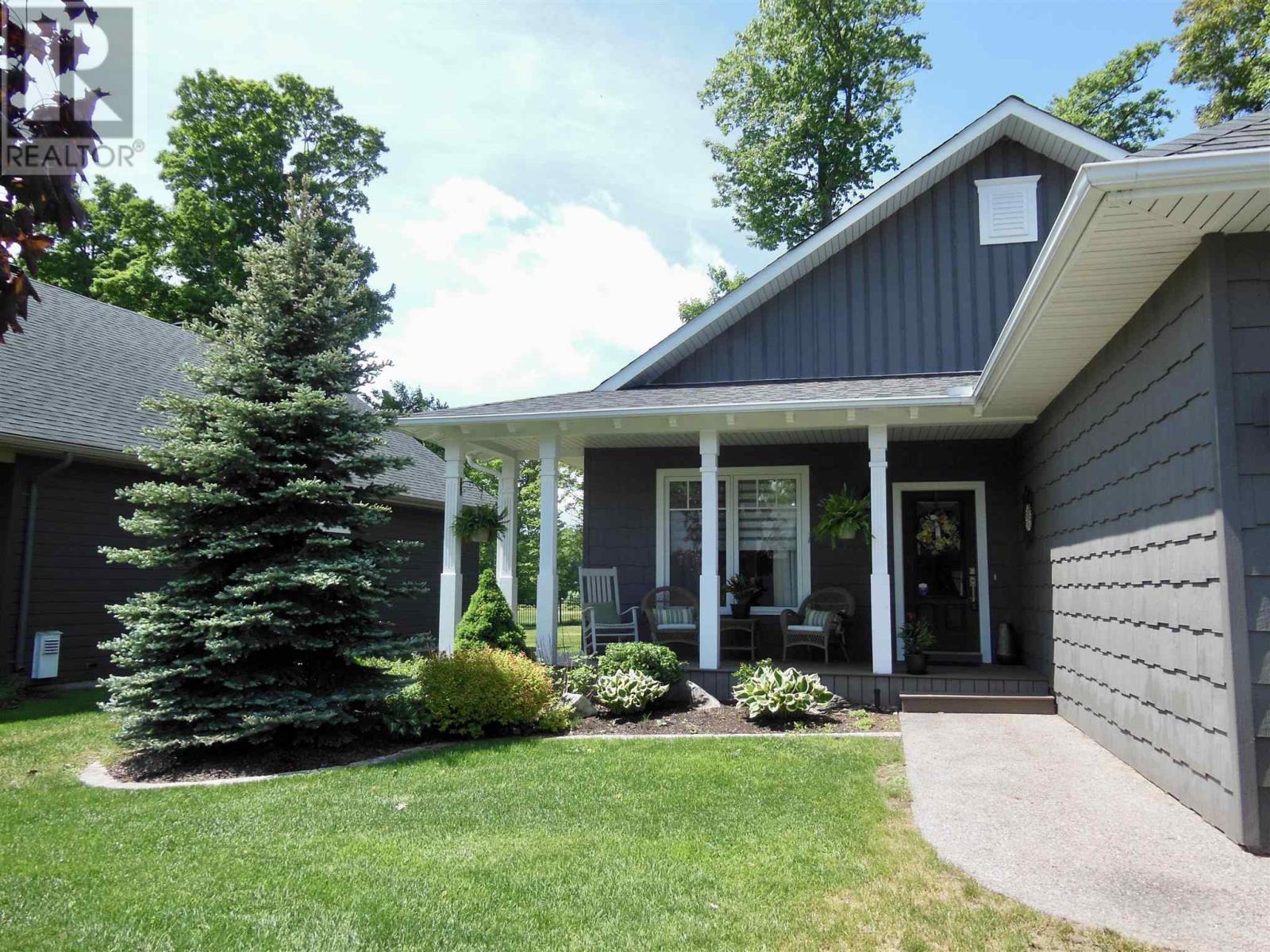 93 Crimson Ridge Dr Property Photo 2