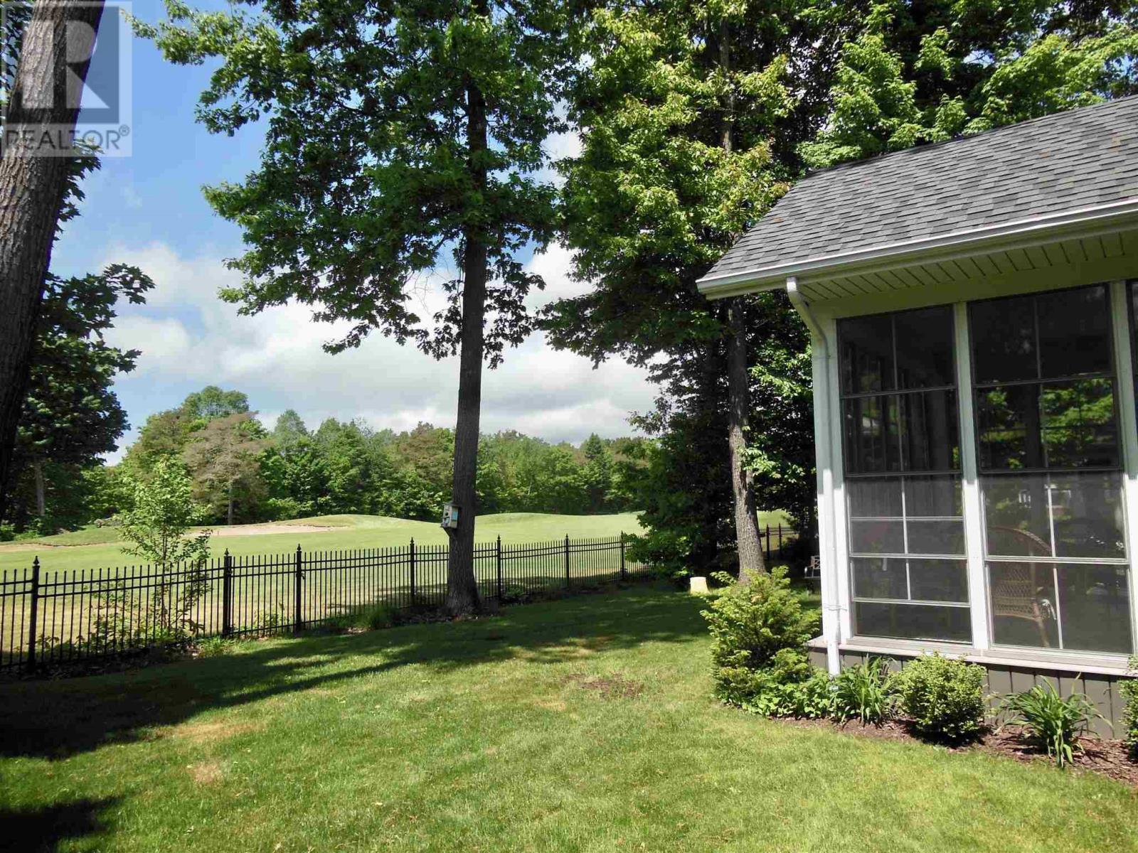 93 Crimson Ridge Dr Property Photo 5