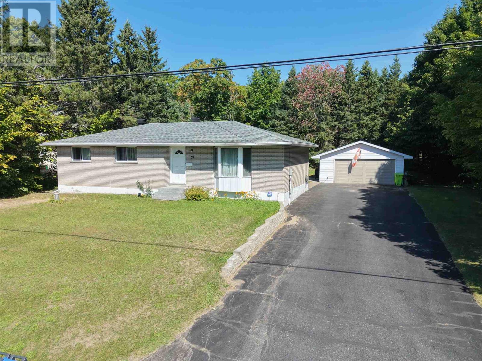 30 Foothill RD