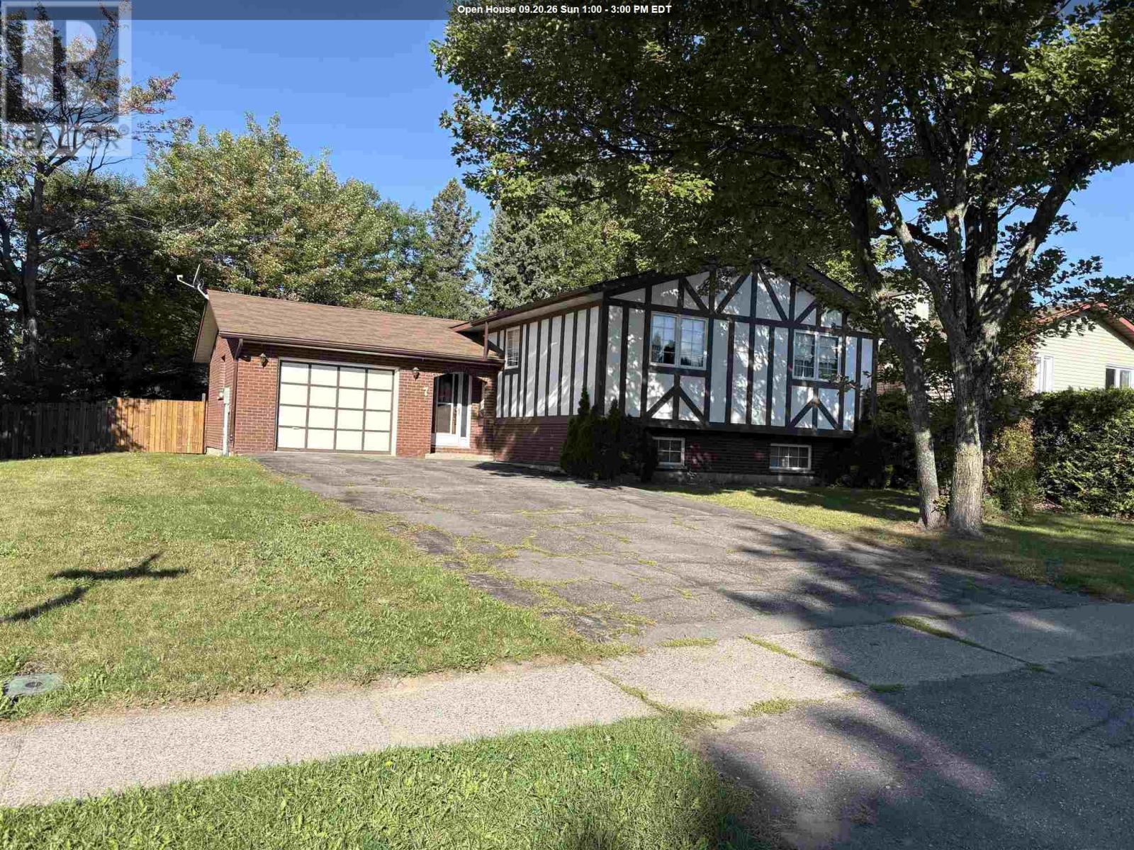 7 Panoramic Dr Property Photo 1