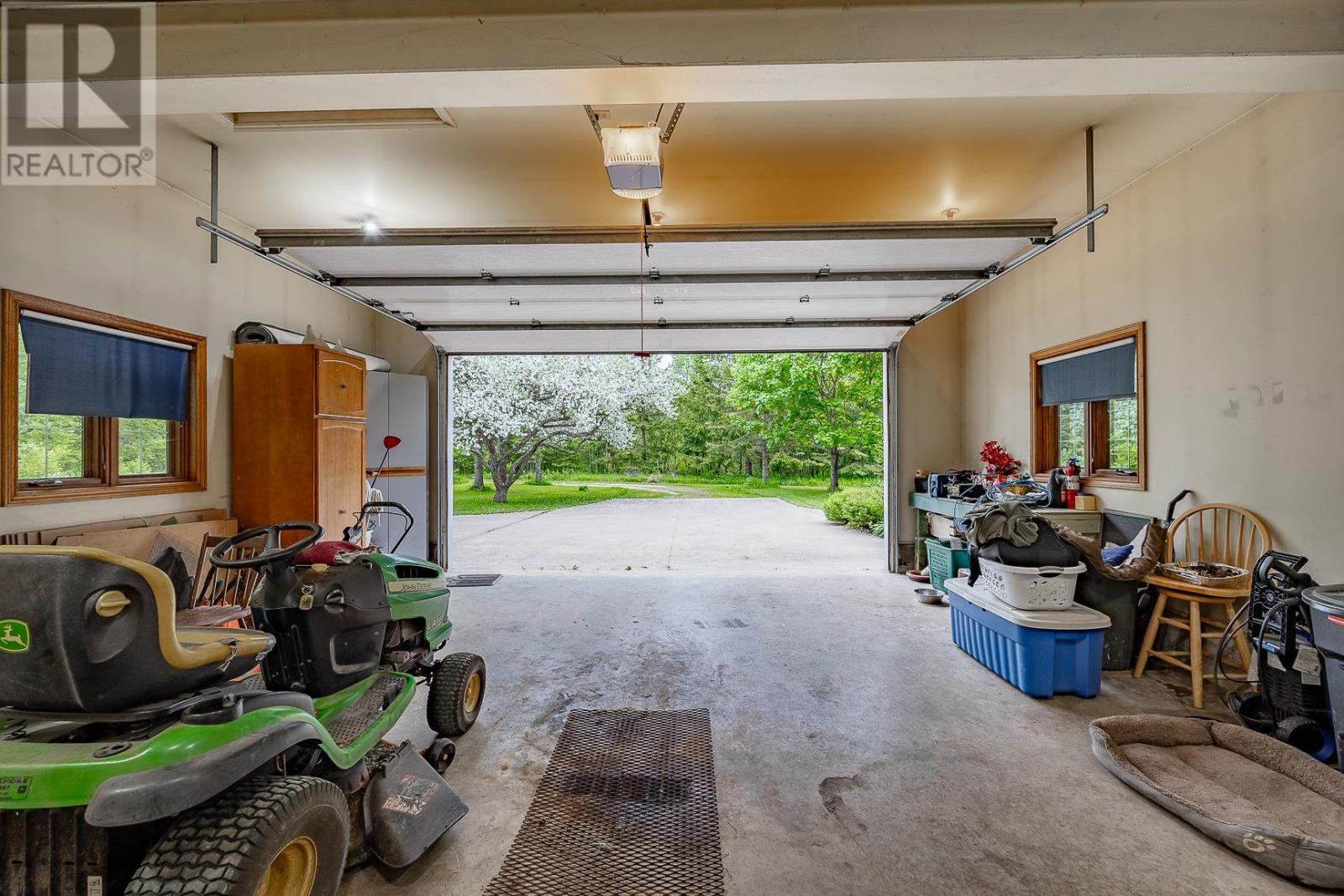1115 Second Line West Property Photo 32