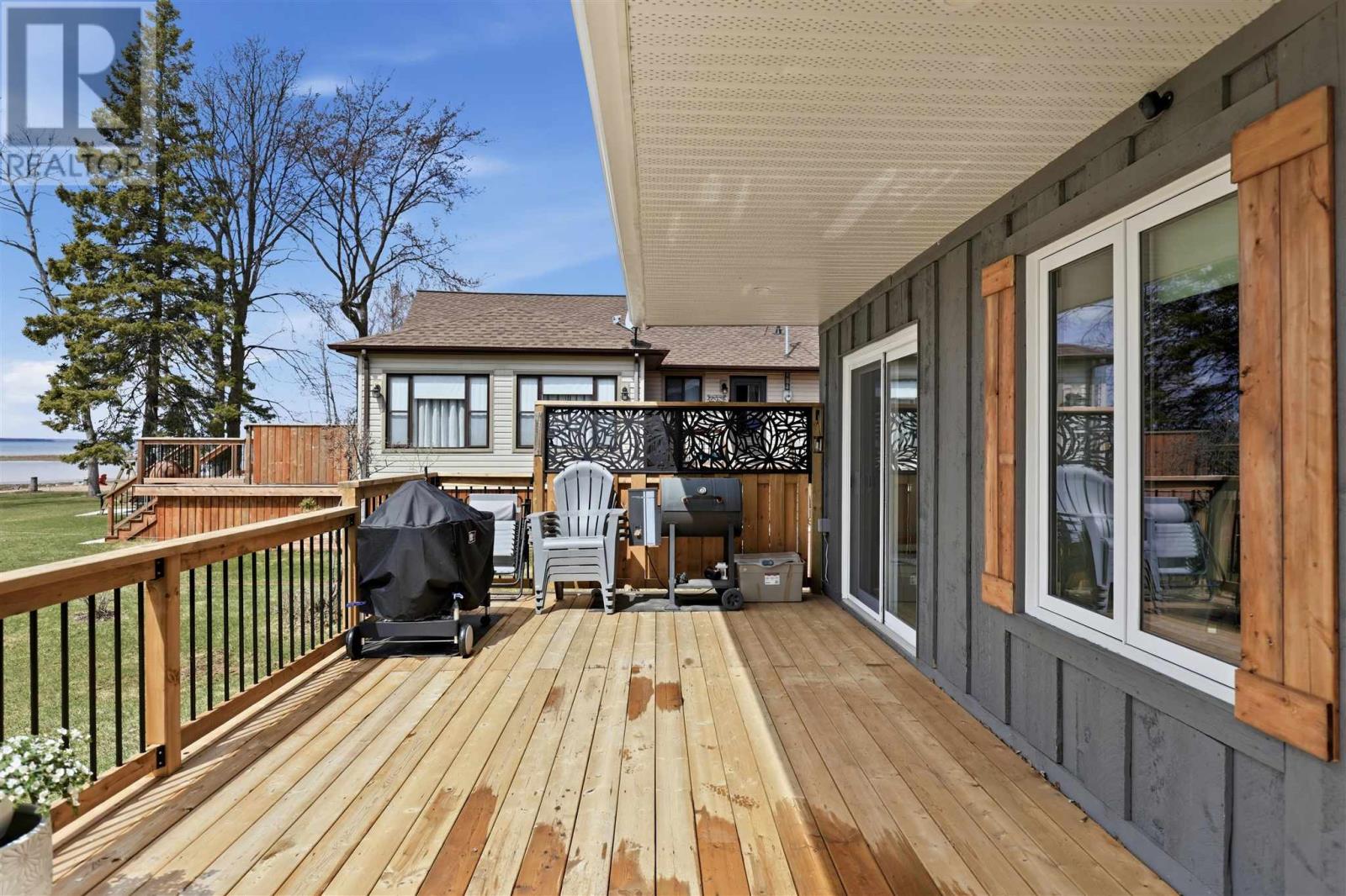 2875 Green St Property Photo 5