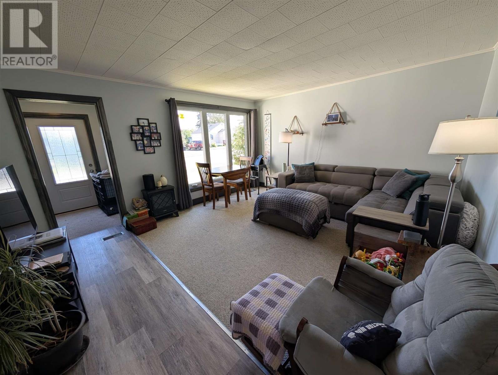 54 First Ave Property Photo 18