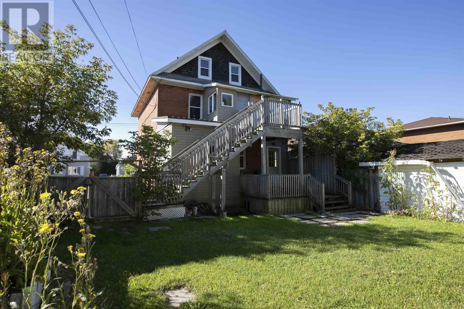 26 Wallace Ter Property Photo 6