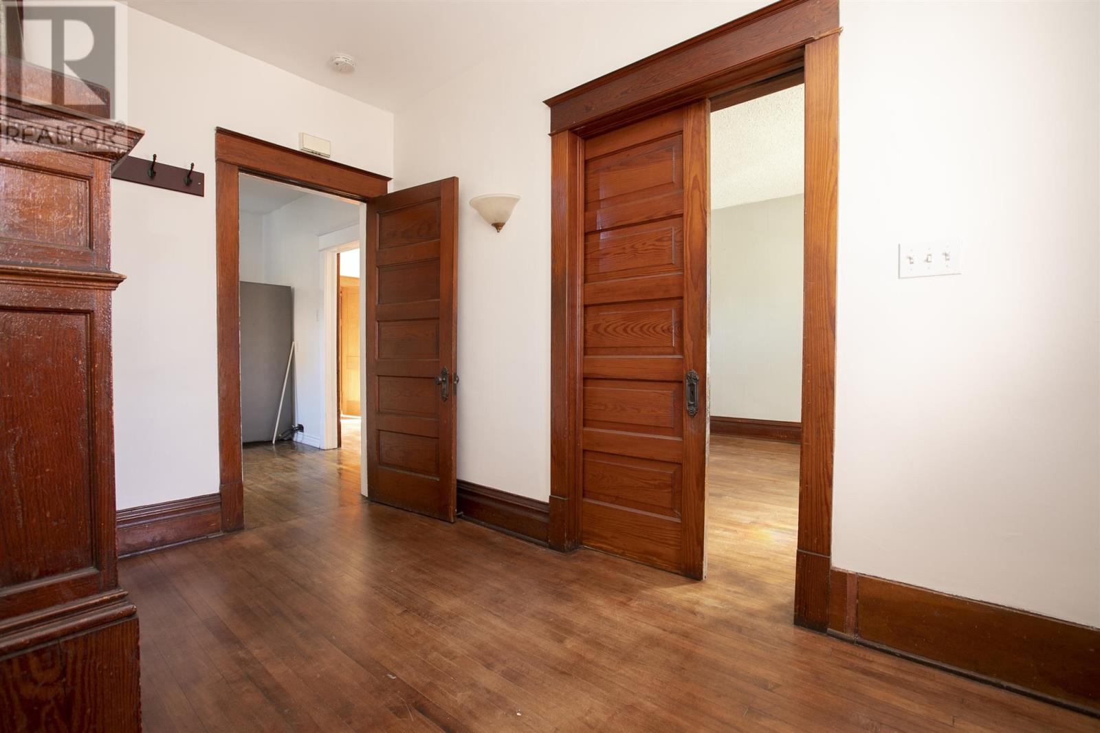 26 Wallace Ter Property Photo 16