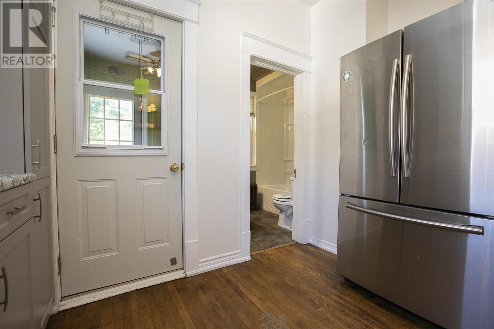26 Wallace Ter Property Photo 23