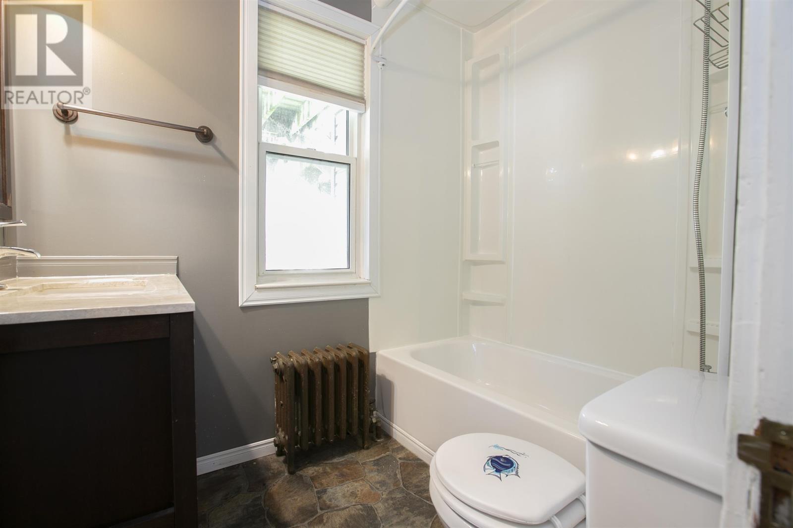 26 Wallace Ter Property Photo 25