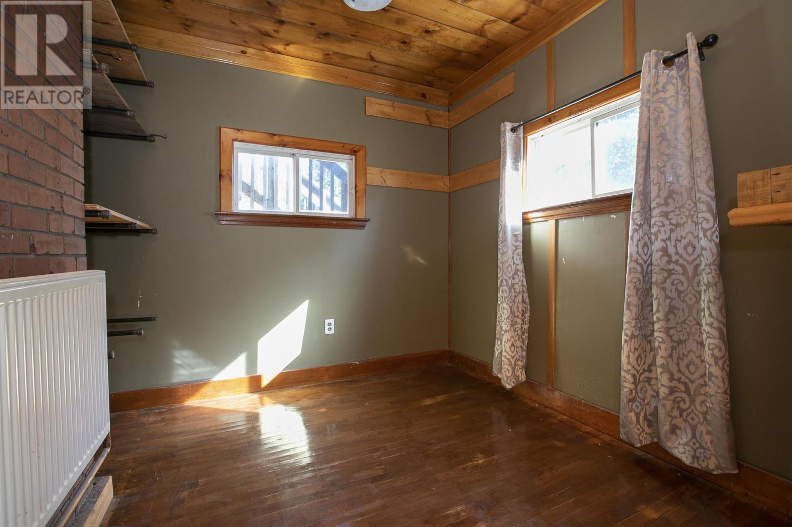 26 Wallace Ter Property Photo 27