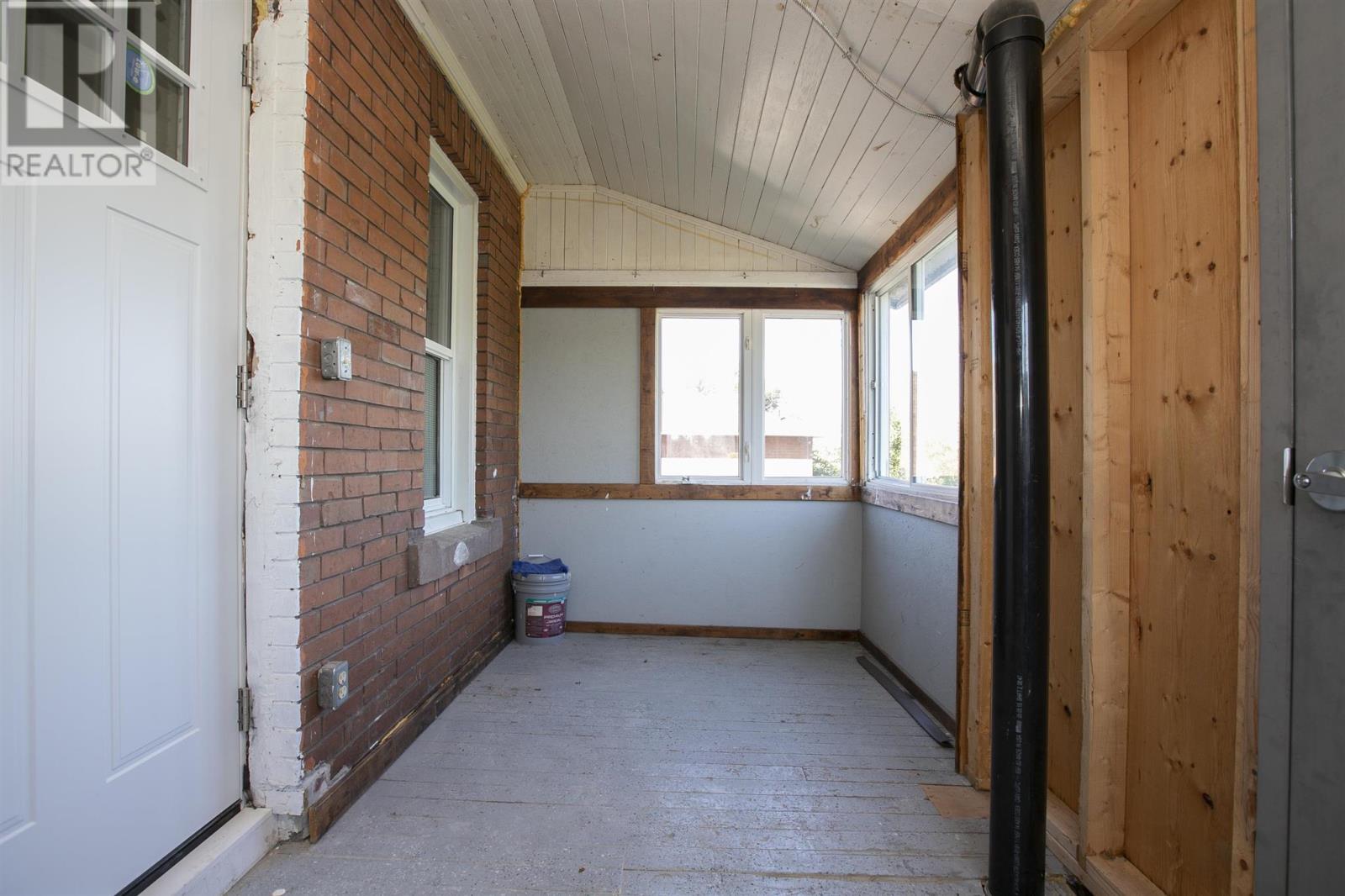 26 Wallace Ter Property Photo 36