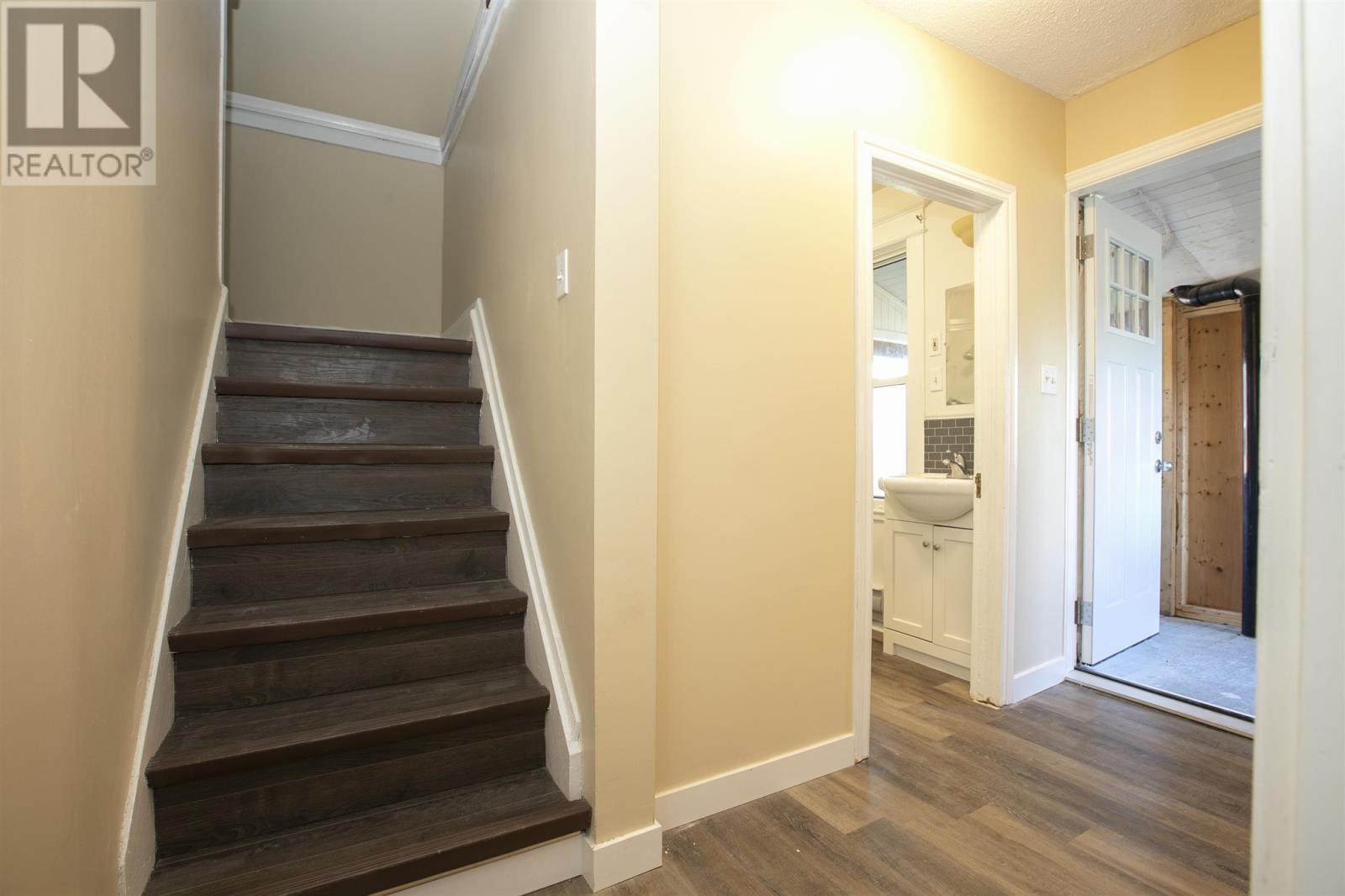 26 Wallace Ter Property Photo 40