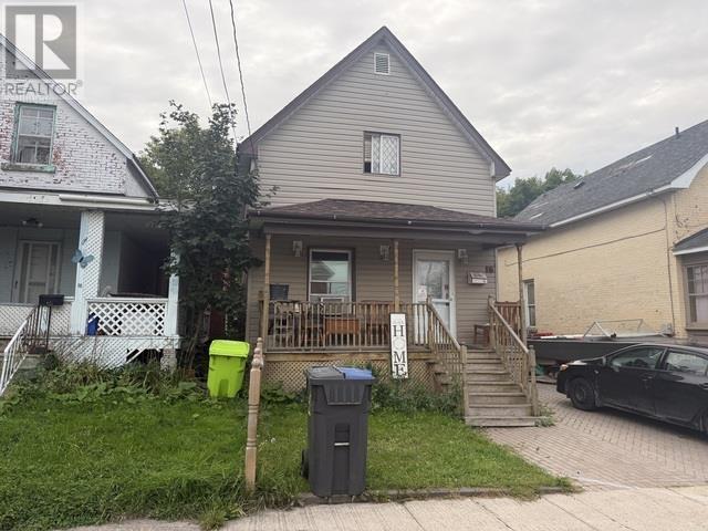 16 Abbott ST