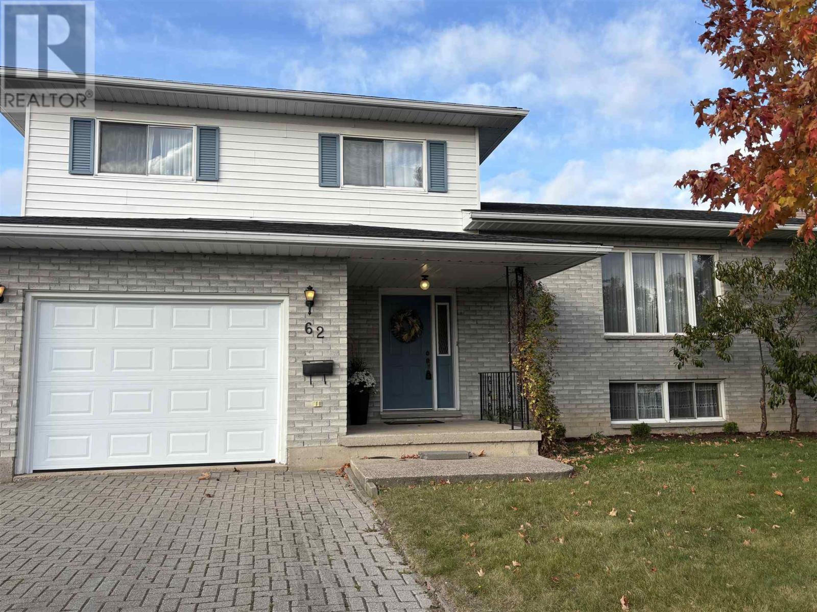 62 Laronde Ave Property Photo 1