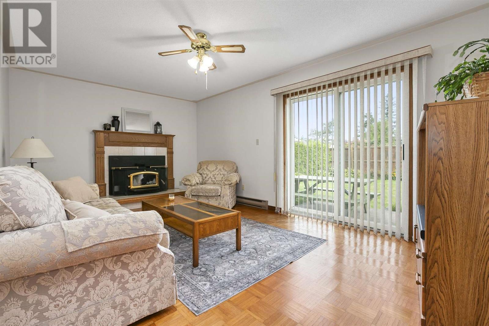 62 Laronde Ave Property Photo 3