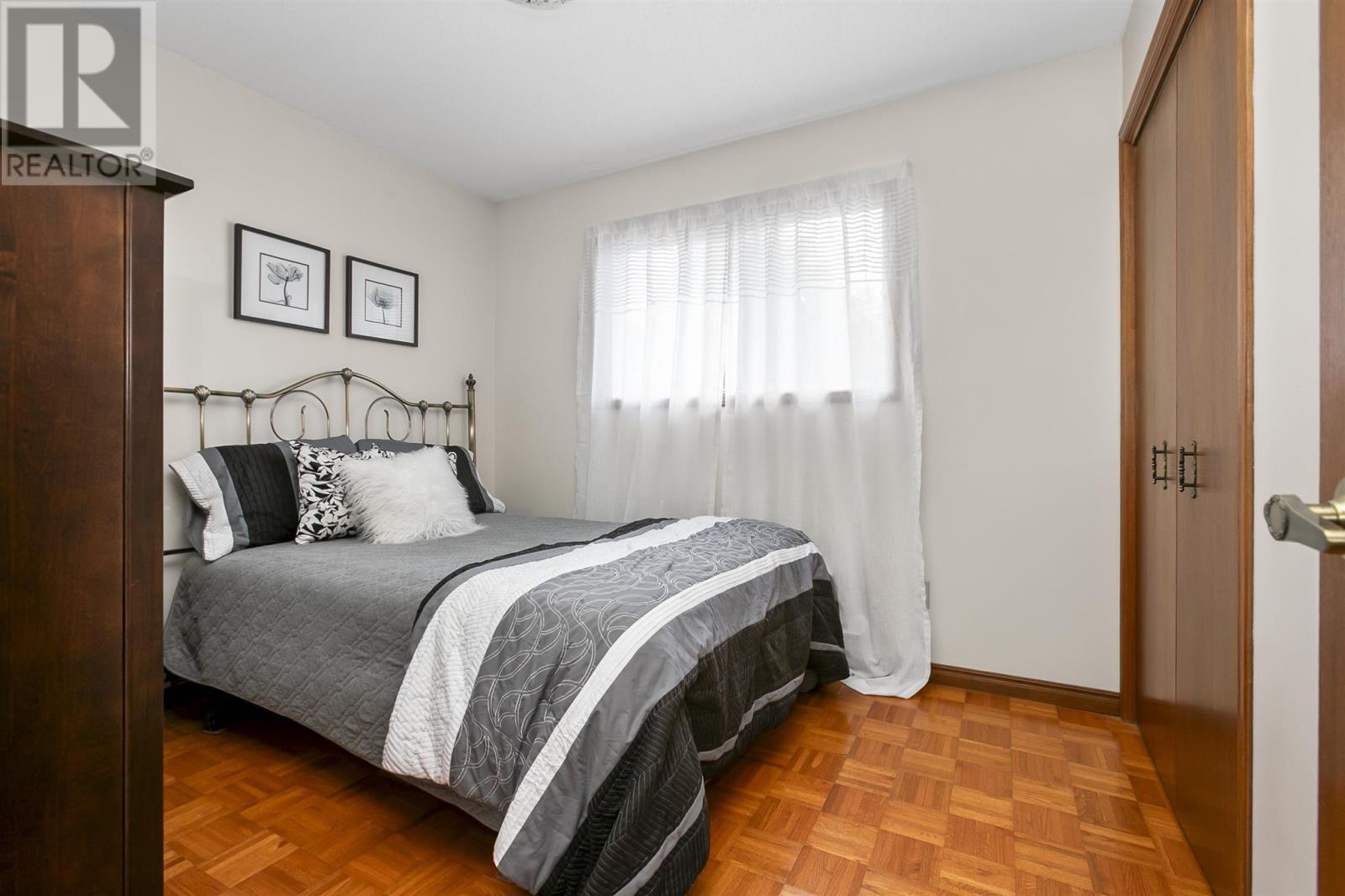 62 Laronde Ave Property Photo 7