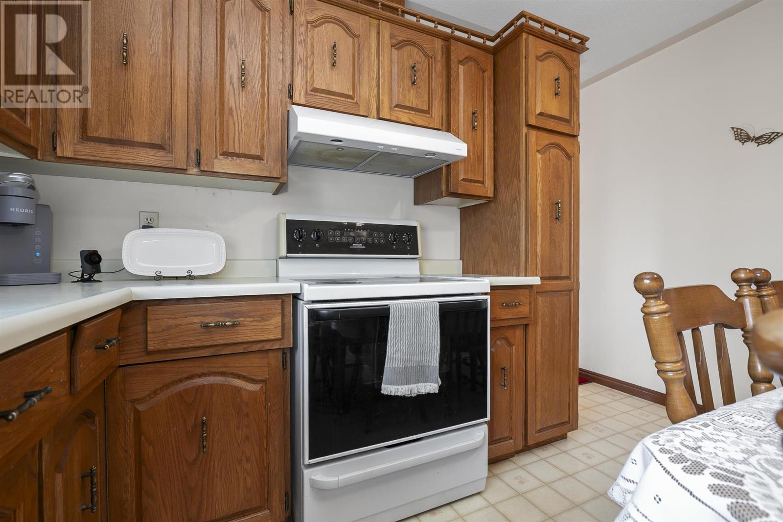 62 Laronde Ave Property Photo 9
