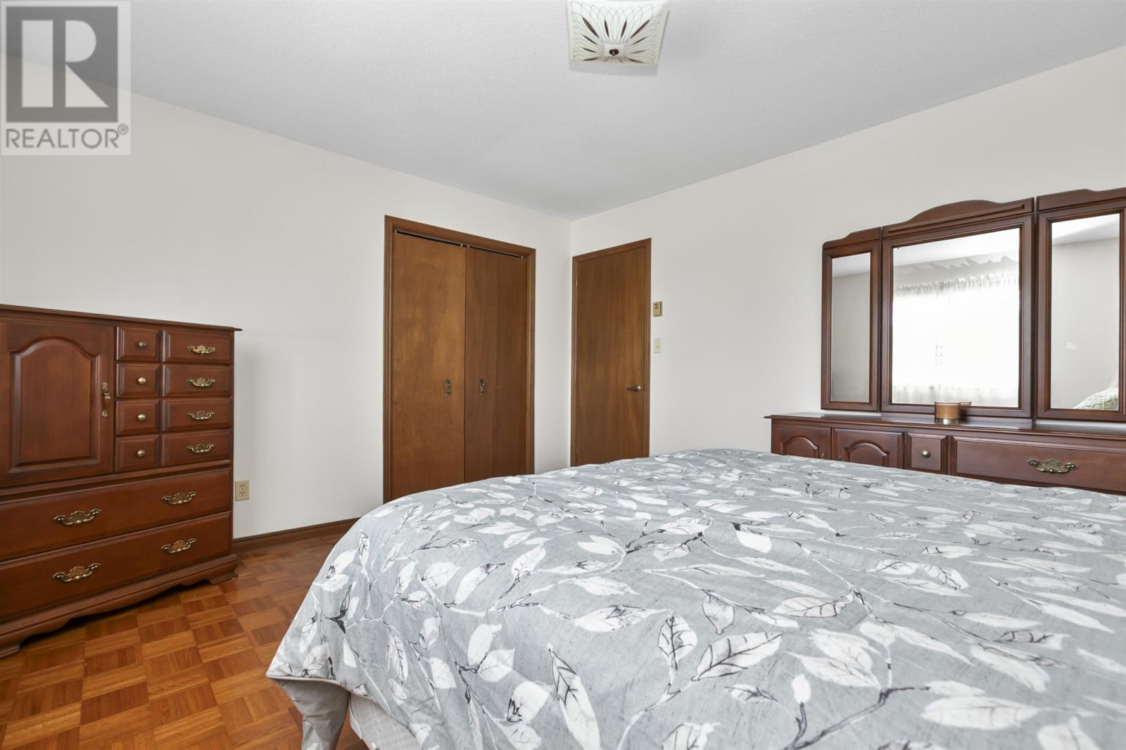 62 Laronde Ave Property Photo 12