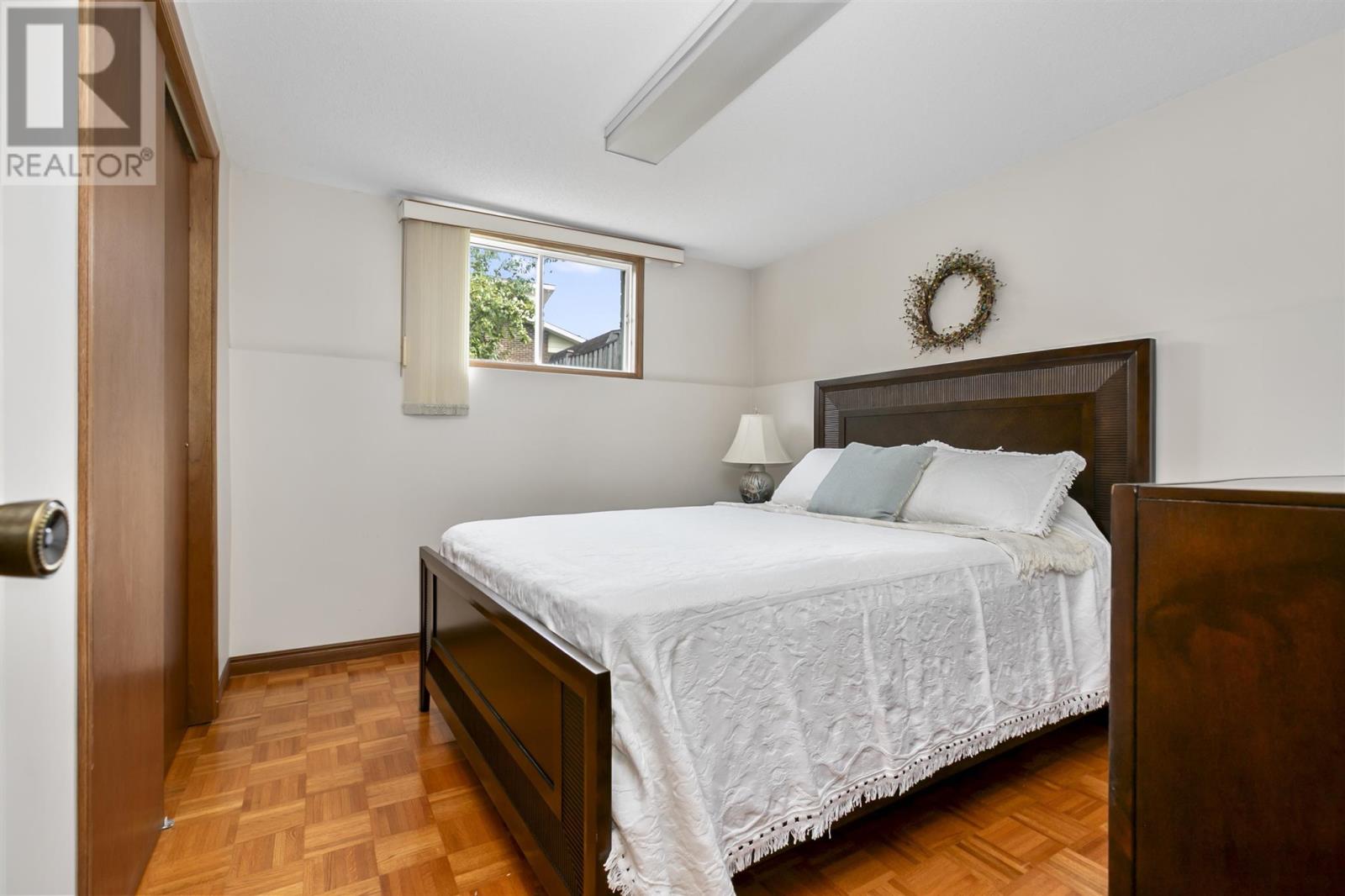 62 Laronde Ave Property Photo 14