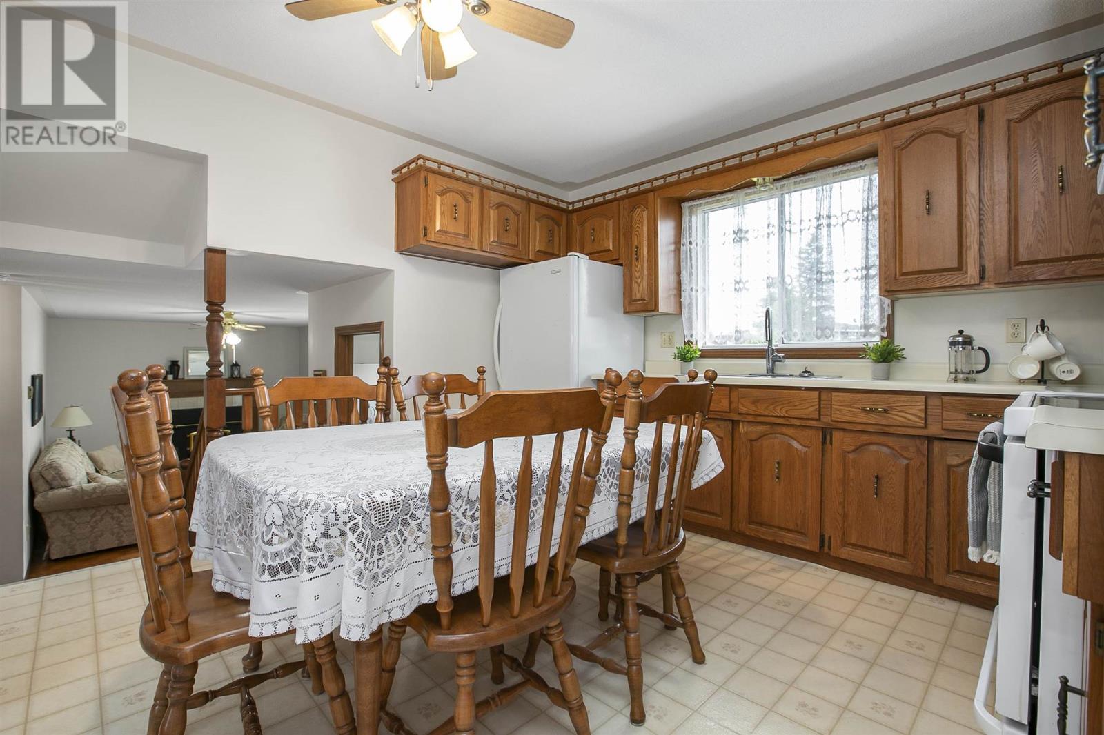 62 Laronde Ave Property Photo 16