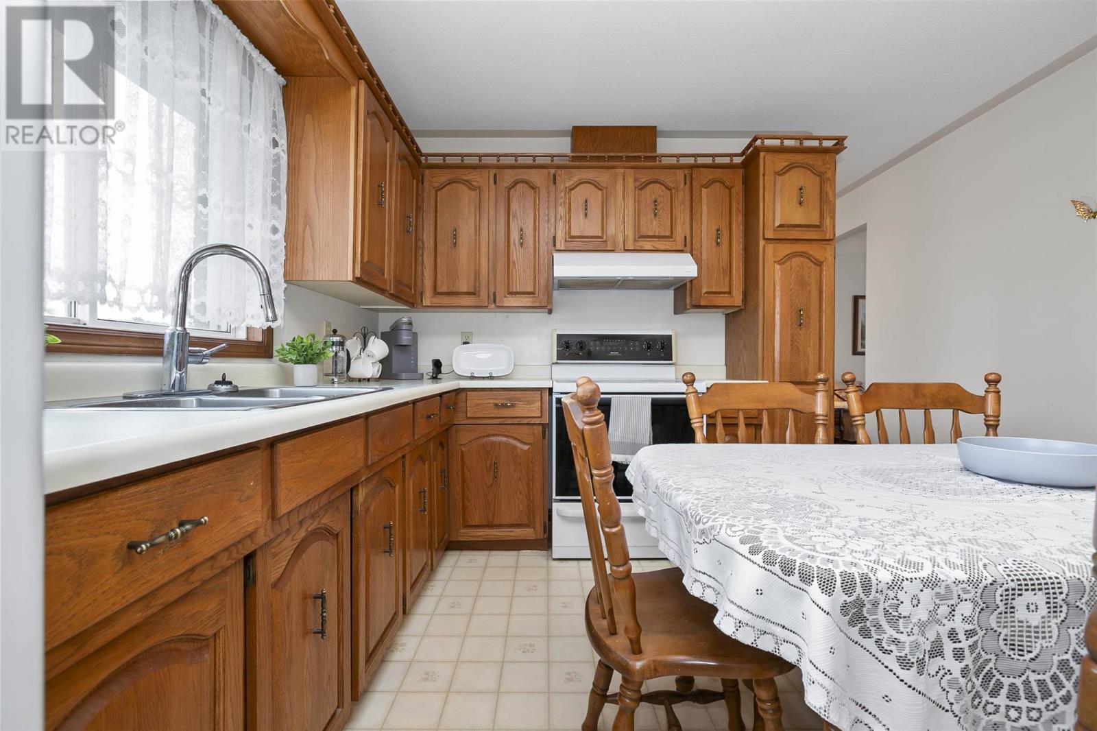 62 Laronde Ave Property Photo 17