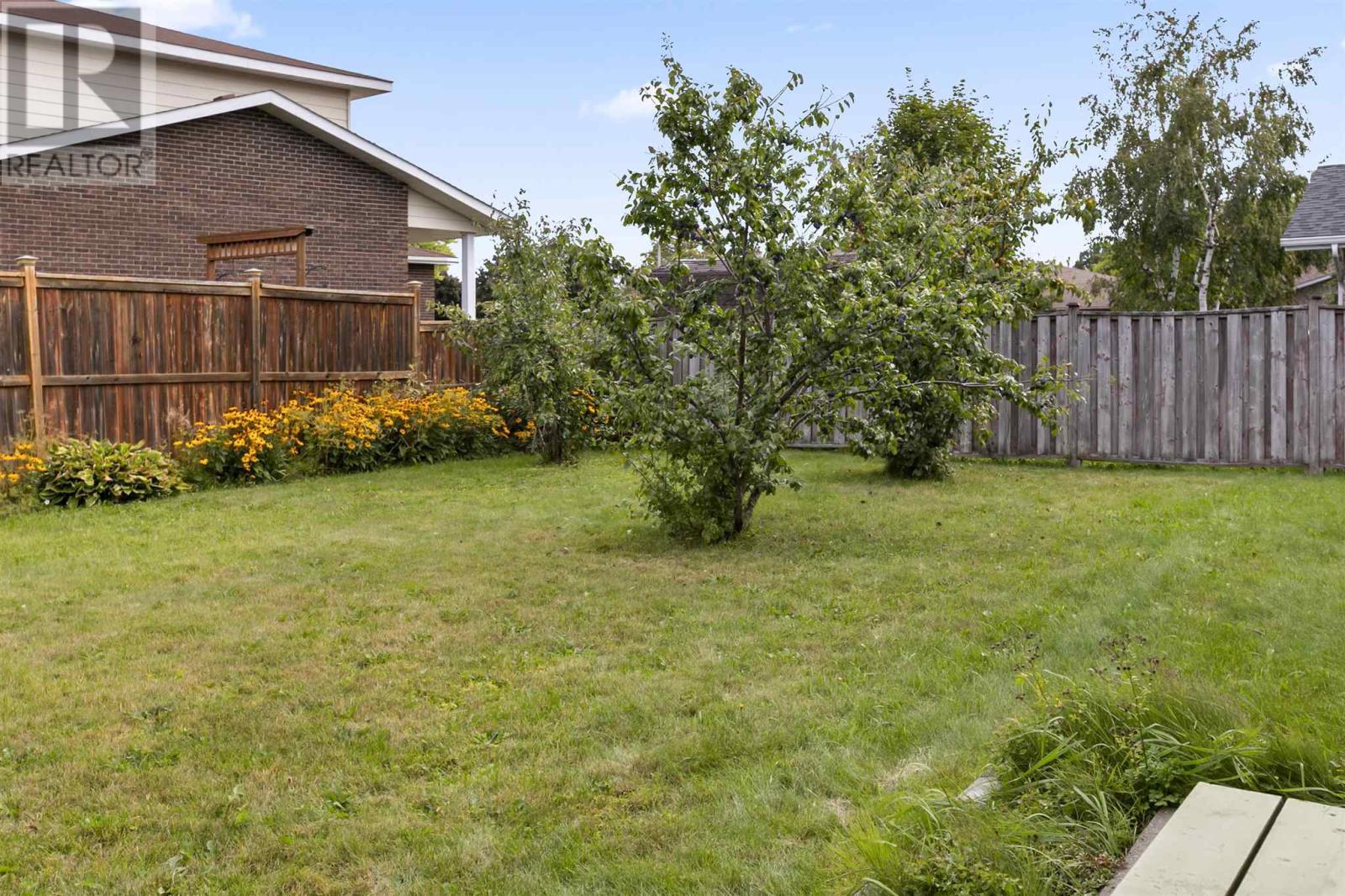 62 Laronde Ave Property Photo 21