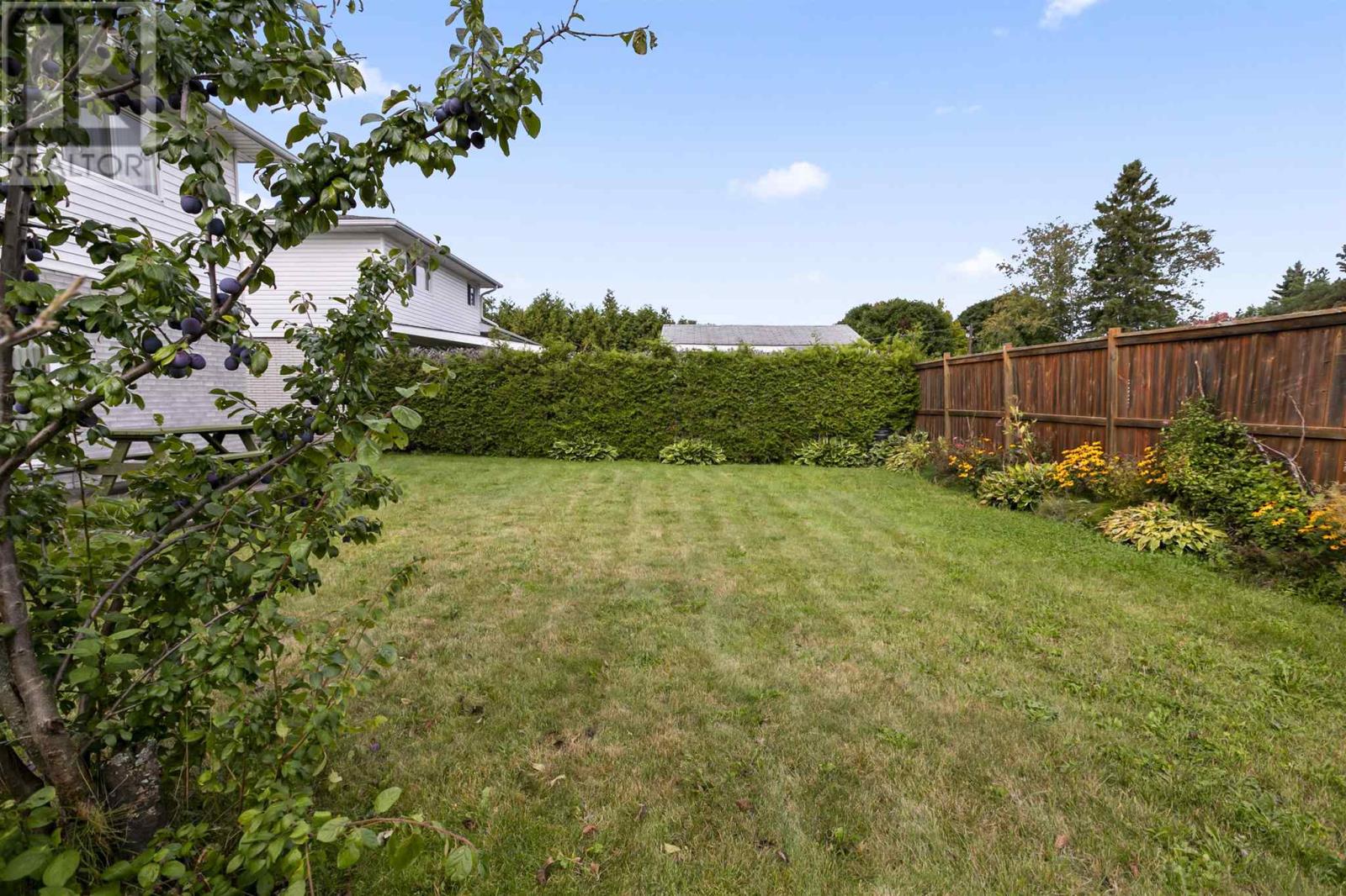 62 Laronde Ave Property Photo 22