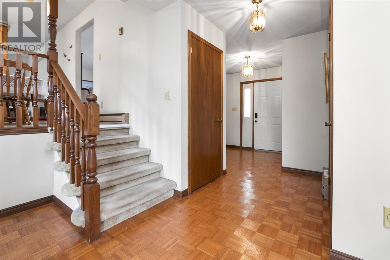 62 Laronde Ave Property Photo 25