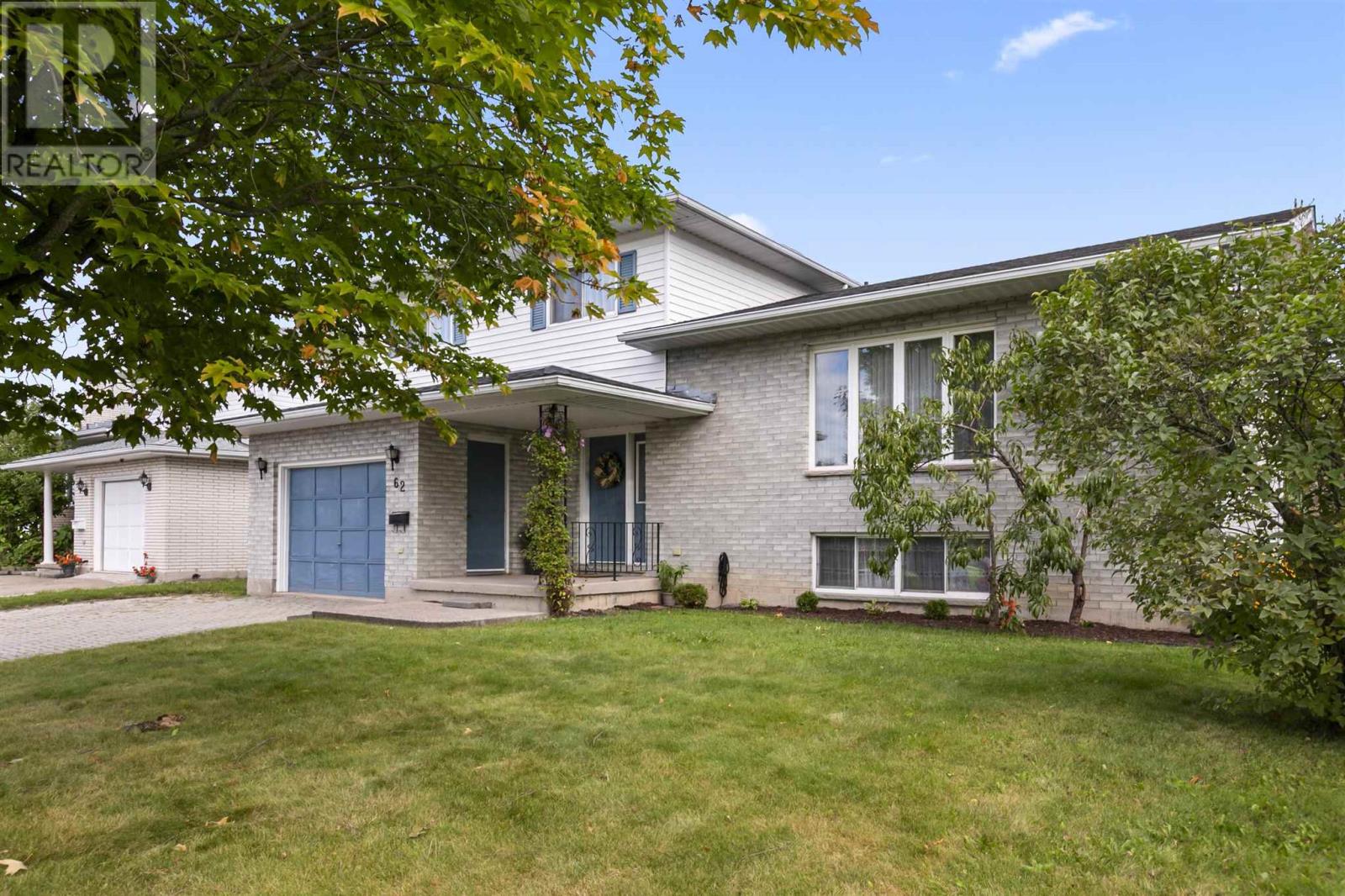 62 Laronde Ave Property Photo 32