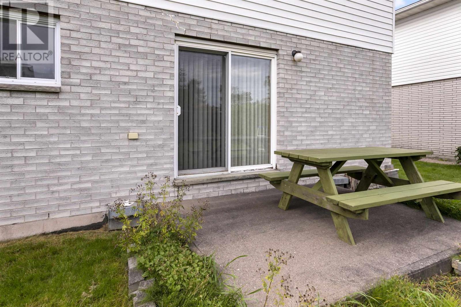 62 Laronde Ave Property Photo 43