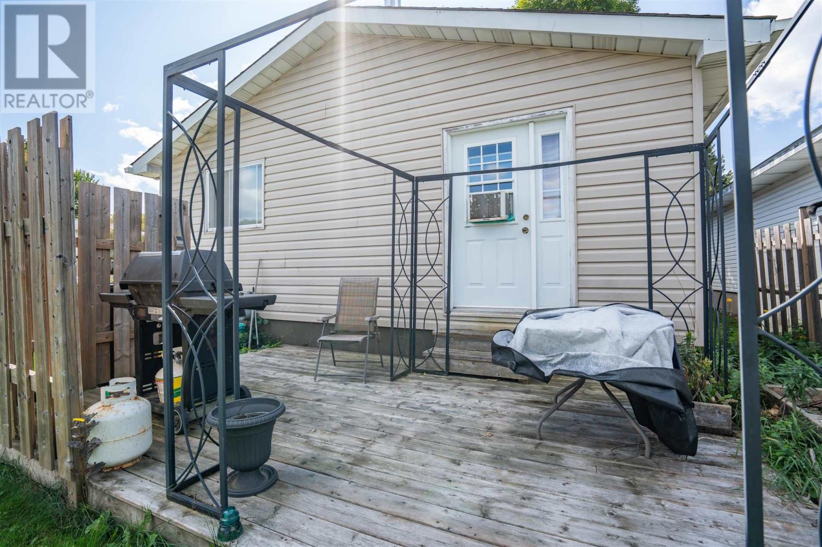 151 Chicora Cres Property Photo 7