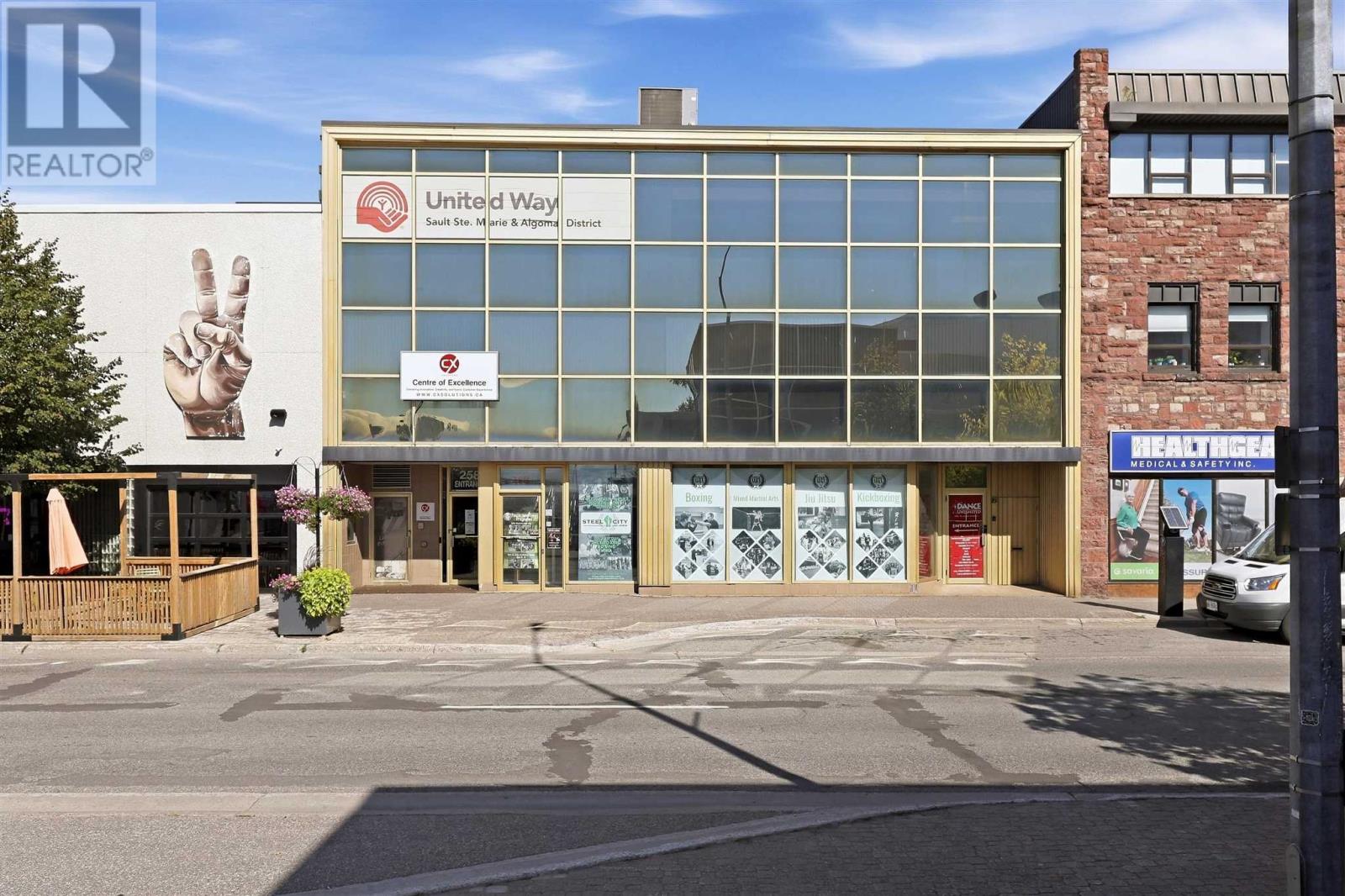258 Queen St E Property Photo 1