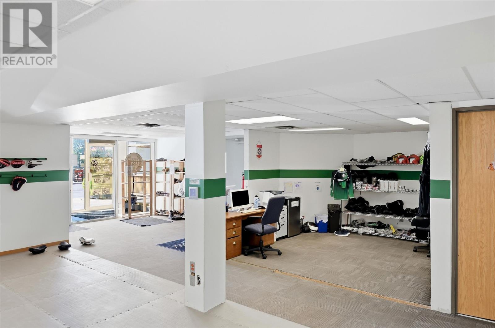 258 Queen St E Property Photo 6