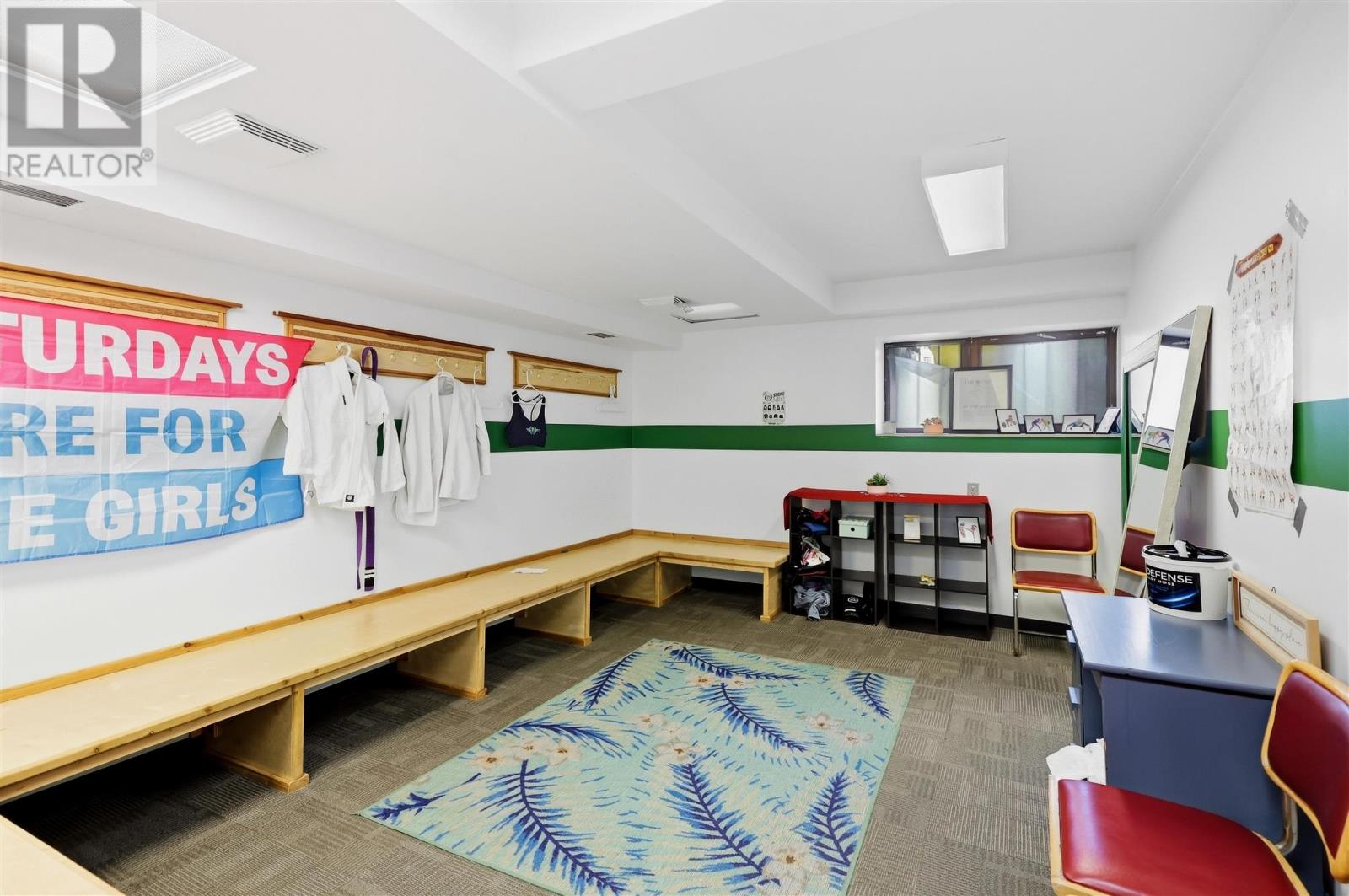 258 Queen St E Property Photo 16