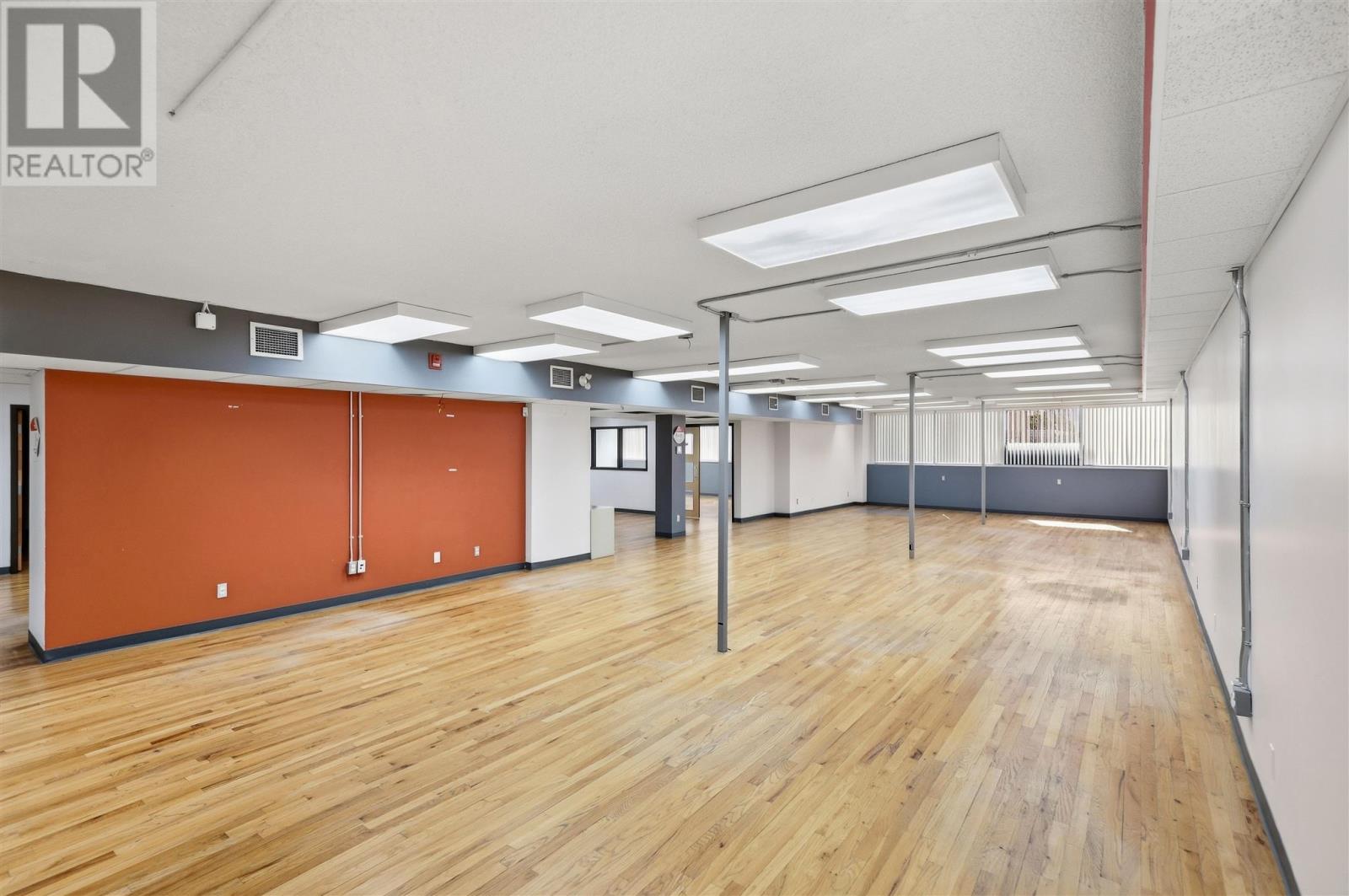 258 Queen St E Property Photo 21