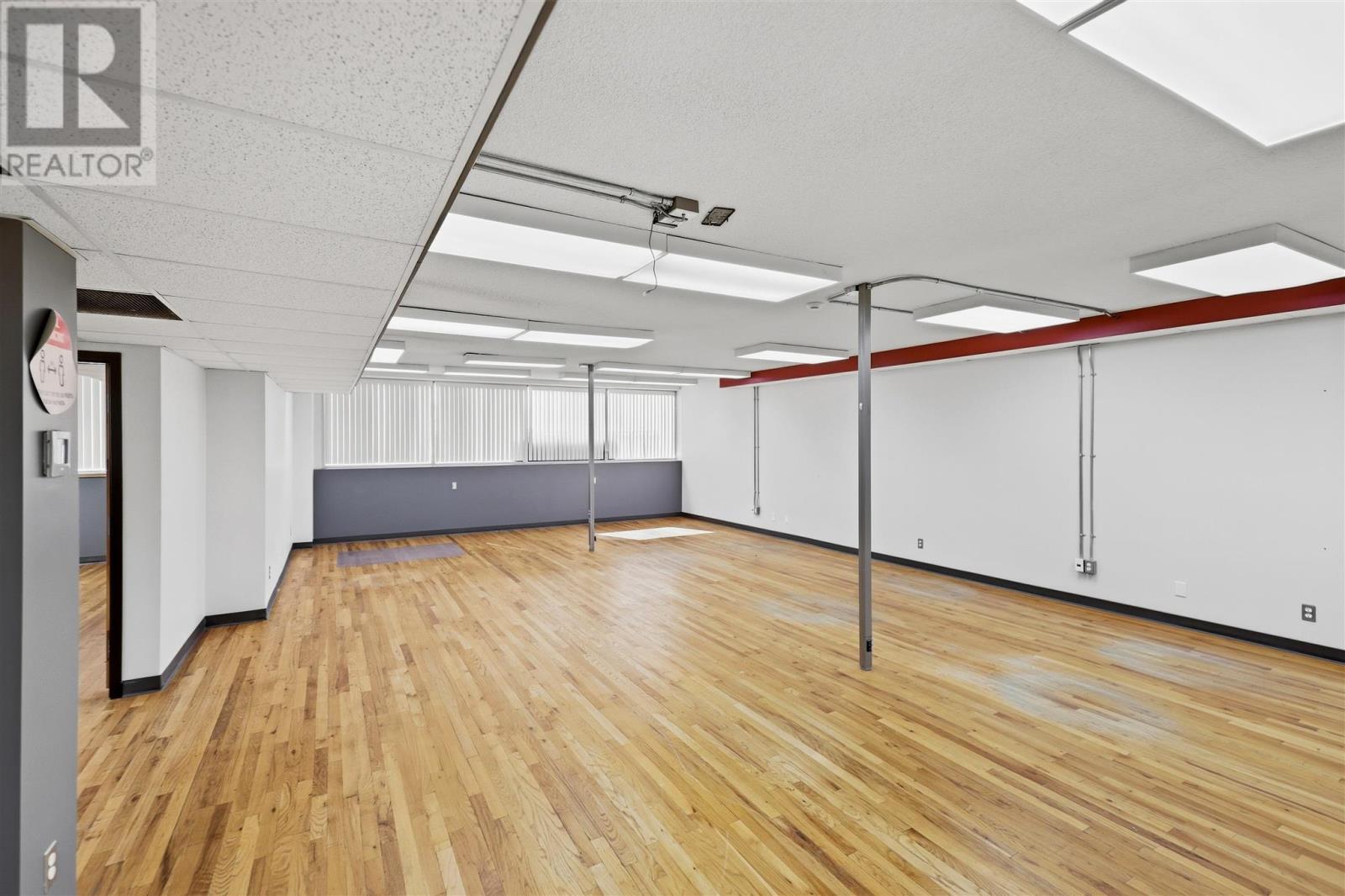 258 Queen St E Property Photo 22