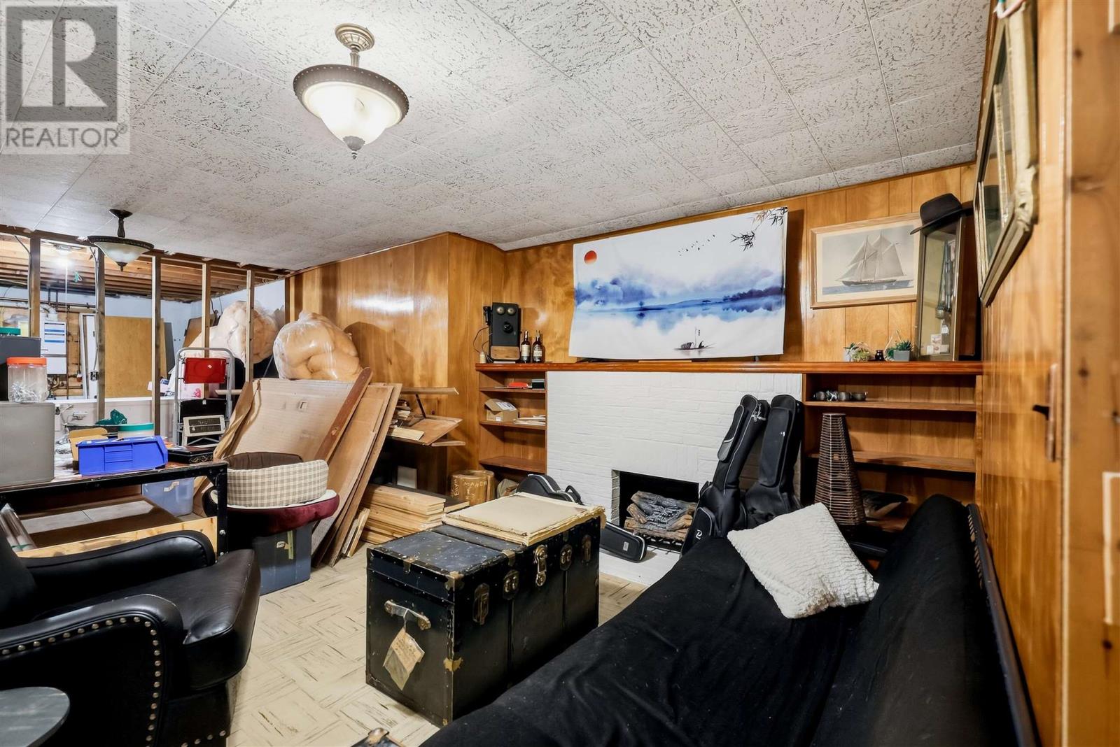 19 Illinois Ave Property Photo 23