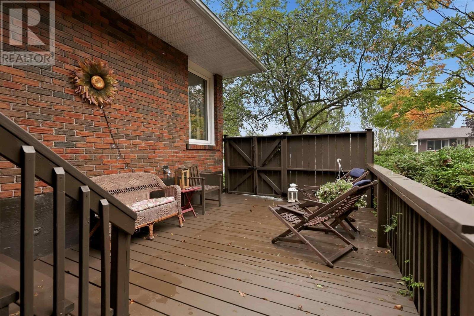 19 Illinois Ave Property Photo 28