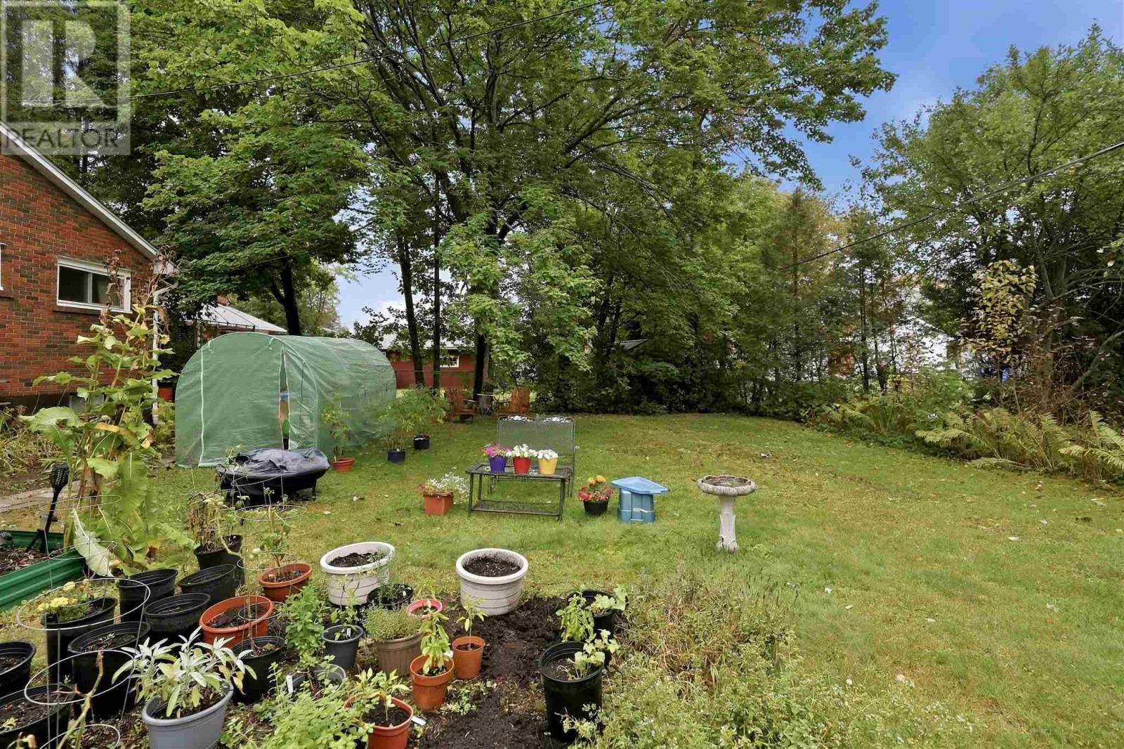 19 Illinois Ave Property Photo 30
