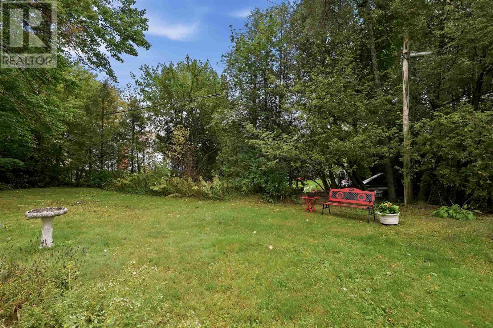 19 Illinois Ave Property Photo 34