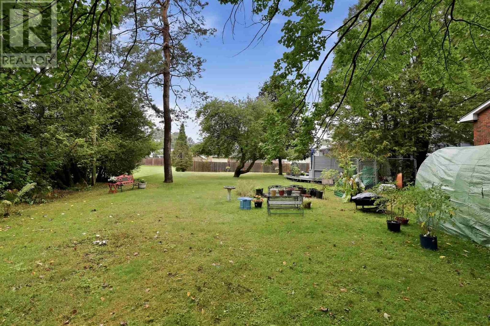 19 Illinois Ave Property Photo 36
