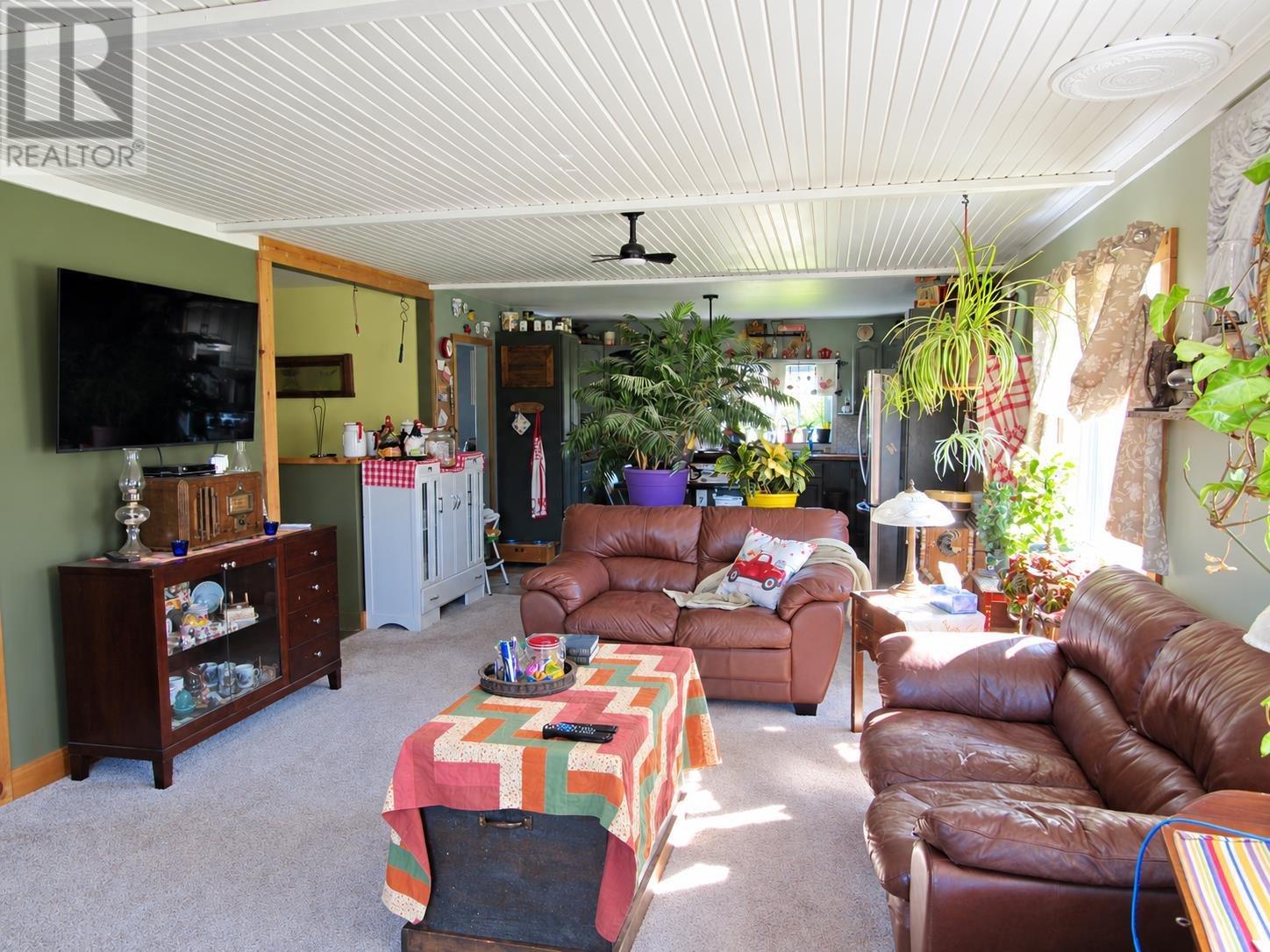 76 Chiblow Lake Rd Property Photo 17