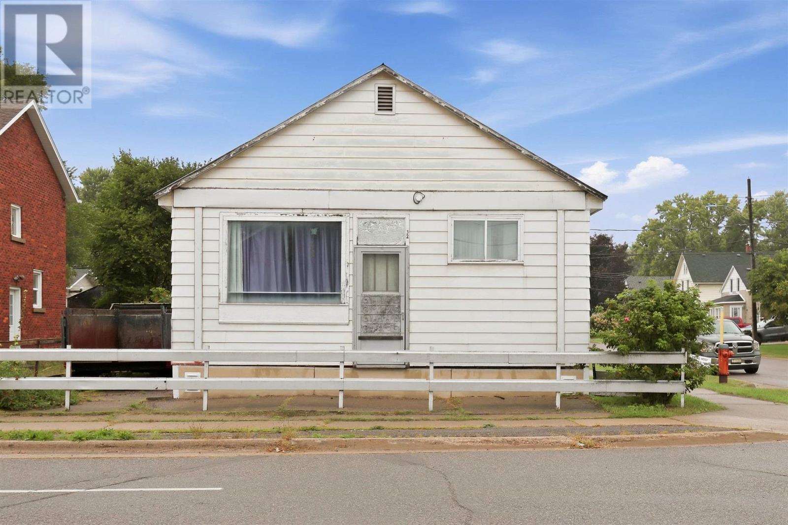 32 Wallace TER Property Photo 1