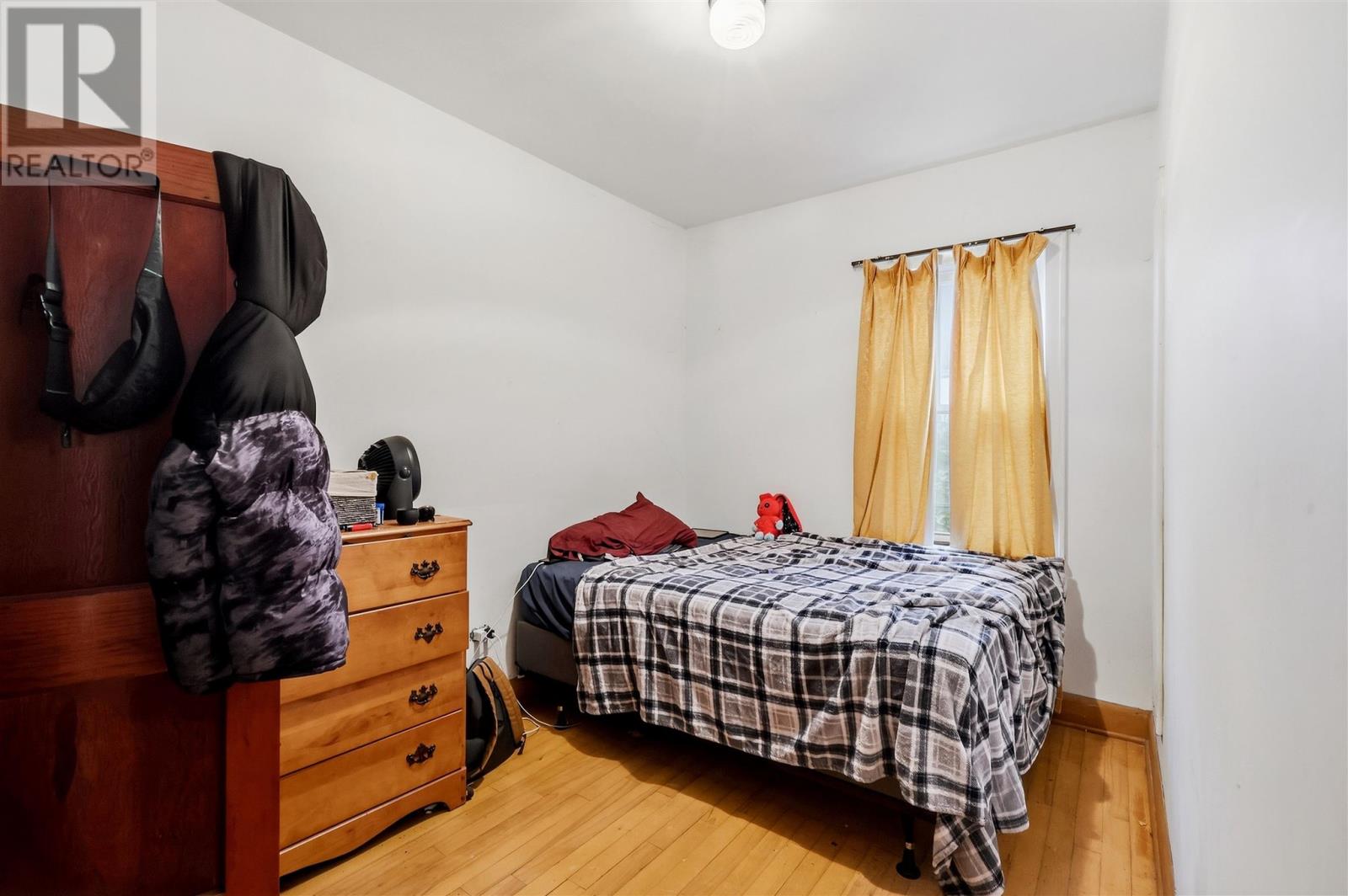 32 Wallace Ter Property Photo 7