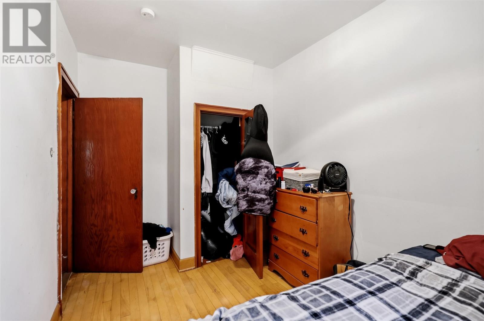 32 Wallace Ter Property Photo 8
