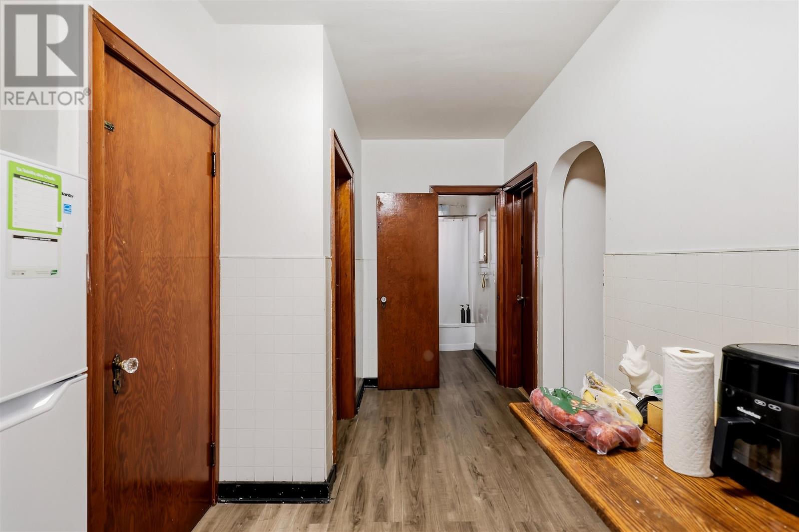 32 Wallace Ter Property Photo 10