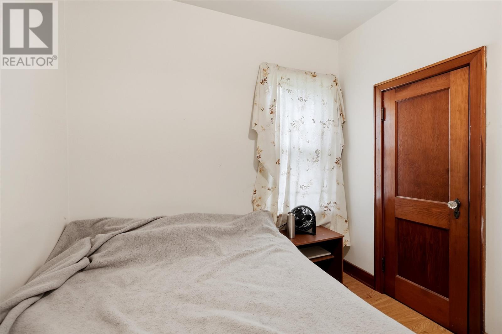 32 Wallace Ter Property Photo 14