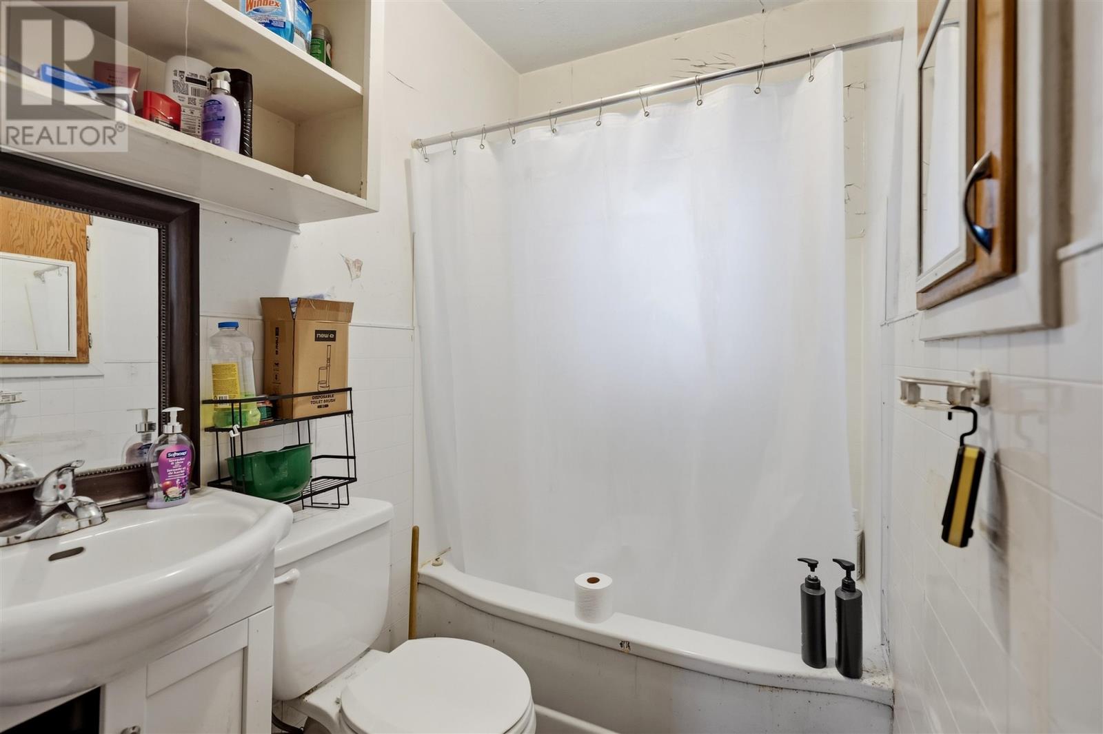 32 Wallace Ter Property Photo 17