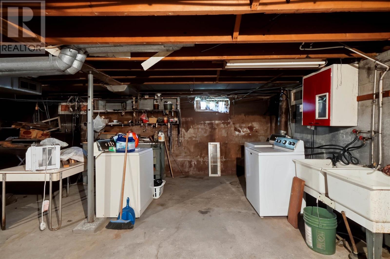32 Wallace Ter Property Photo 21