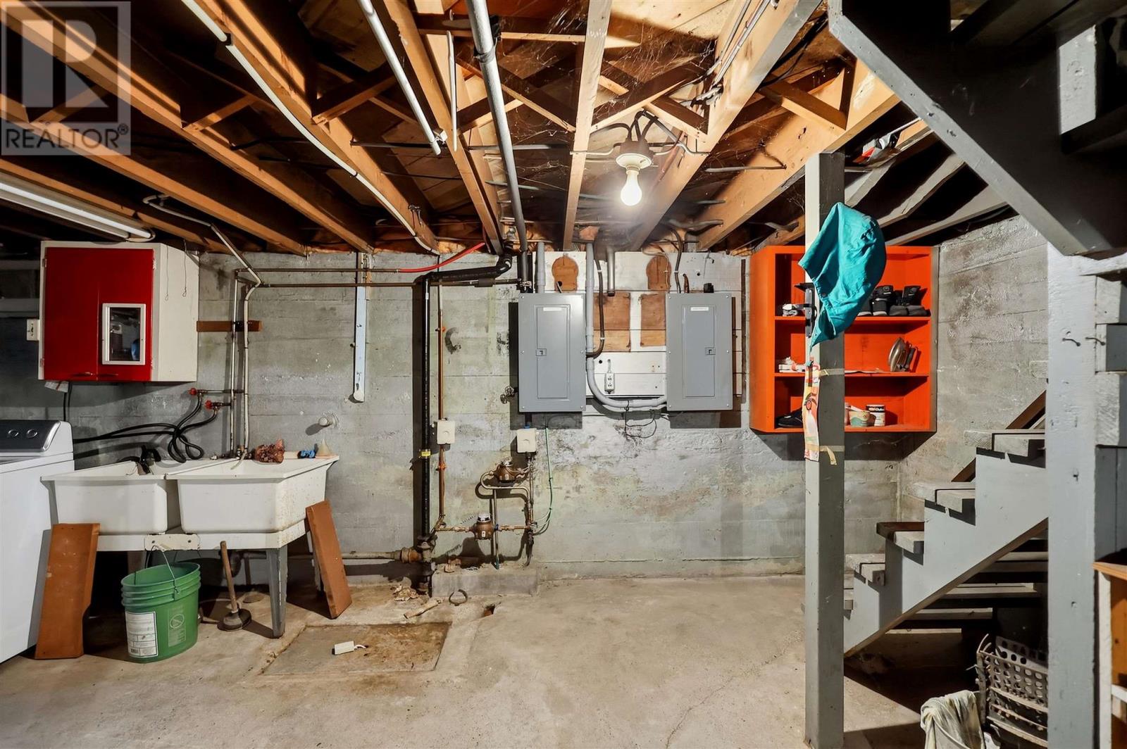 32 Wallace Ter Property Photo 23